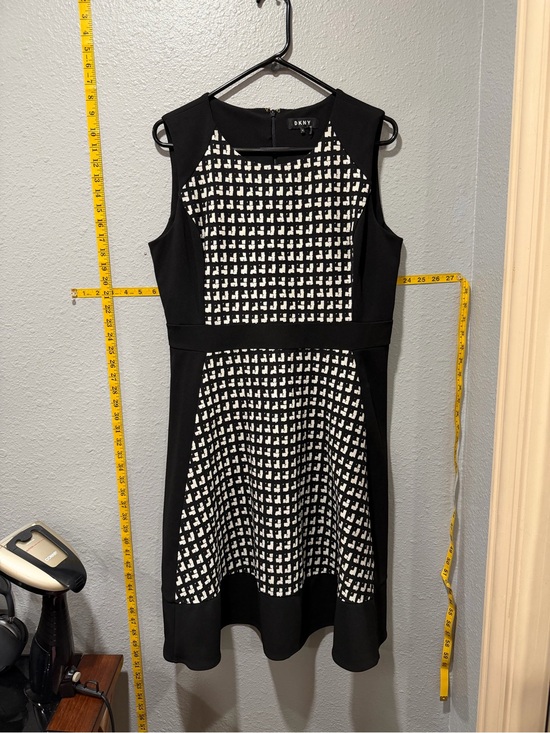 Dkny Dresses & Skirts - DKNY Black & White Fit & Flare Sleeveless Dress Size 12